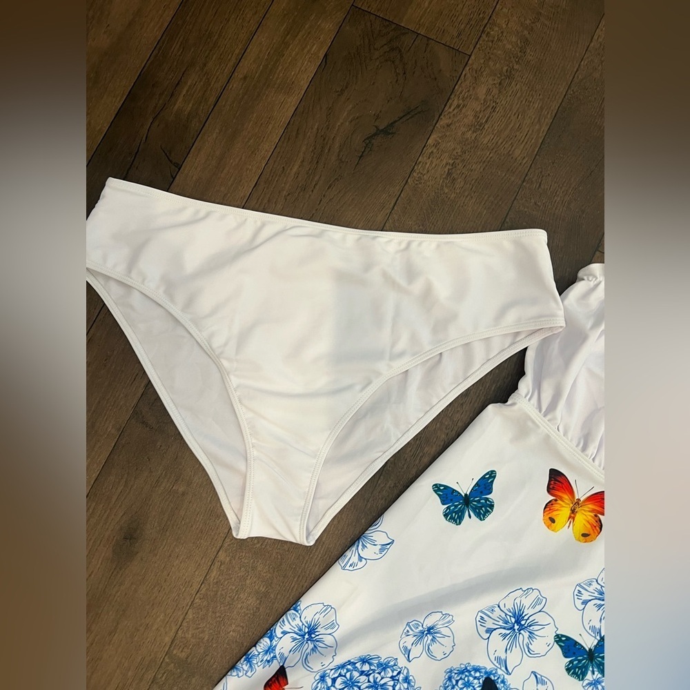4X white and butterfly two piece swimwear brand new - Picture 4 of 4